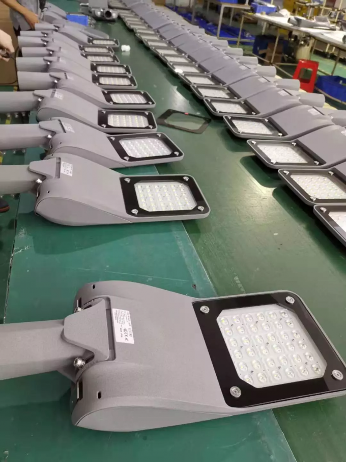 I CB LA contabilità elettromagnetica LVD di ENEC hanno certificato l'iluminazione pubblica 100W 16000lm di Toolless LED 5 anni di garanzia 0
